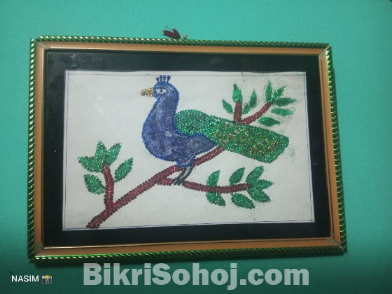 পুতি বসানো ময়ুর পাখির ওয়ালমেট